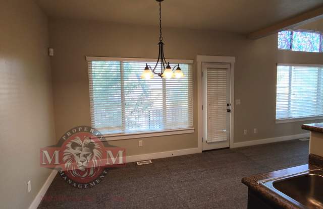 Spacious 2-Bedroom Condo With 2 Primary Suites & 2-Car Garage Gallery 4