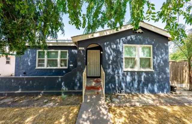 1026 Kaweah Street - Front photos photos