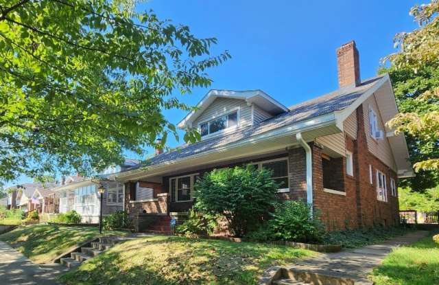 3 Bedroom with Large Master Suite Upstairs with Private Bath  Walk-In Closet photos photos