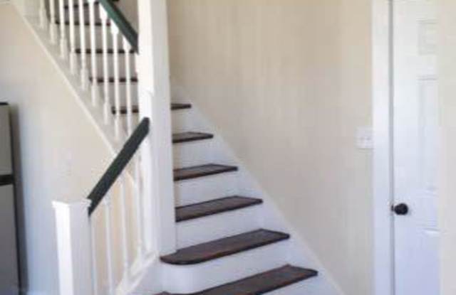 1836 DELANCEY STREET Gallery 2