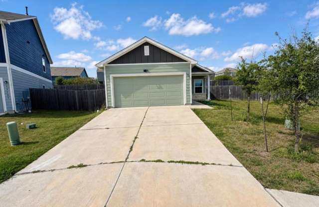 Modern 2022 Build with Spacious Yard Gallery 3