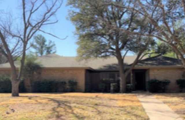 2401 Dartmouth Dr - 2401 Dartmouth Drive, Midland, TX 79705