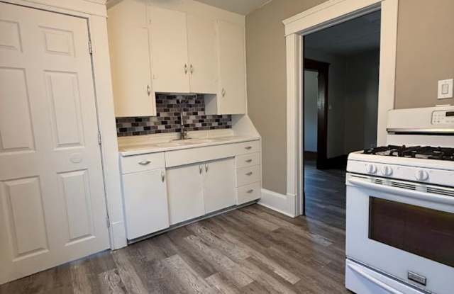 Three bedroom one bathroom home for rent Gallery 3