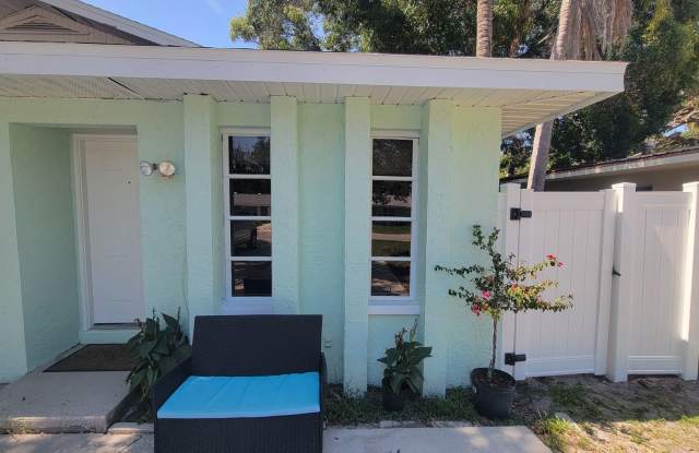 1 Bedroom, 1 Bathroom in Seminole photos photos