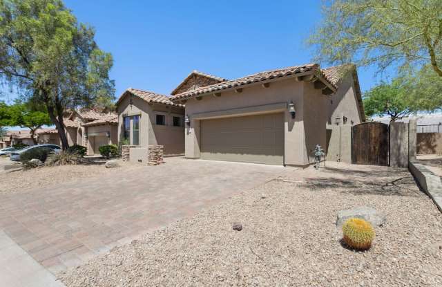 A Beautiful Las Sendas Home in a Gated Community Gallery 4