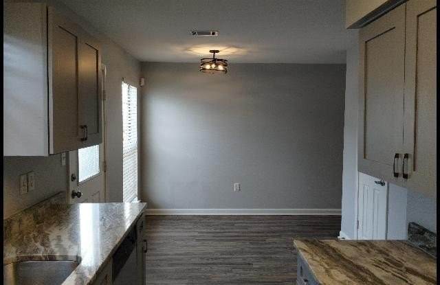 220 Gamble Rd Unit B Gallery 4