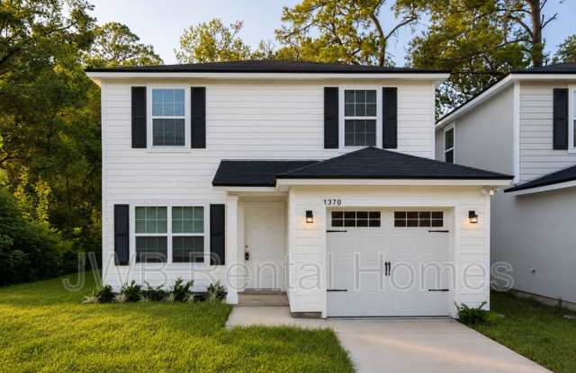 1370 Orton St photos photos