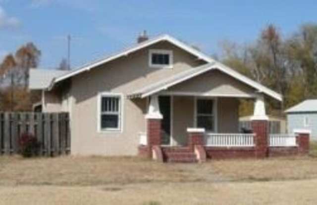 105 N Speare - 105 North Speare Street, Nickerson, KS 67561