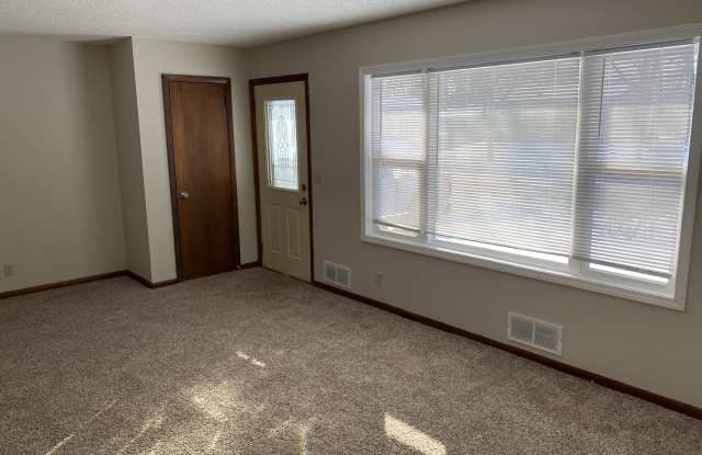 10517 Xavis St NW Gallery 2