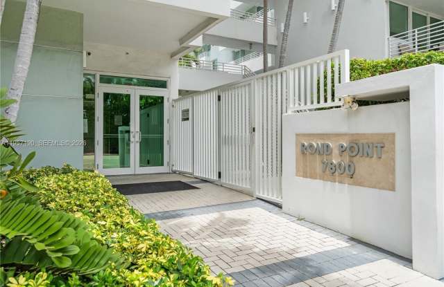 7800 Collins Ave photos photos