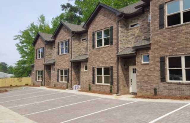 Heisman Villas: End Unit with Parking  Privacy! photos photos