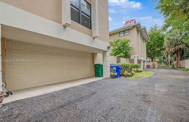 2000 Brickell Ave photos photos