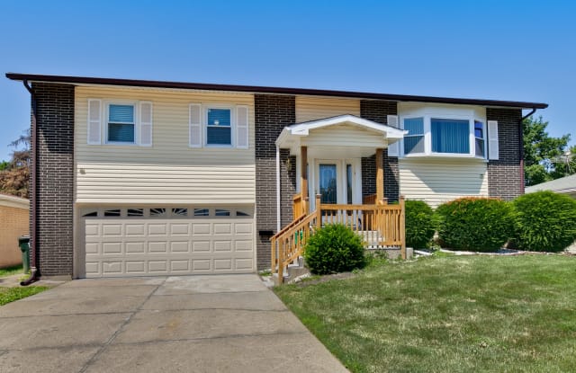 1408 South Tamarack Drive - 1408 South Tamarack Drive, Mount Prospect, IL 60056
