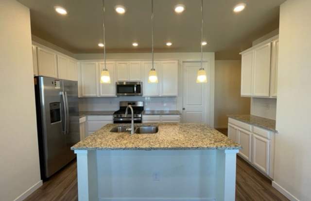 Beautiful  Spacious 4Bed, 3Bath In Breathtaking Erie Co, - 1547 Quest Alley, Erie, CO 80516