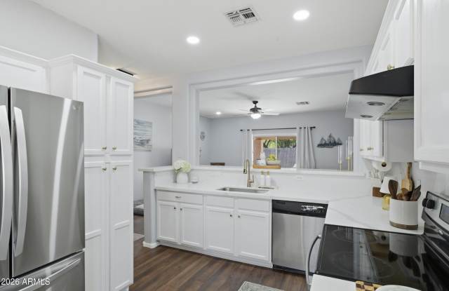 15341 W MAUI Lane Gallery 3