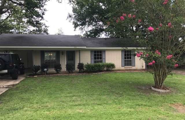 Beautiful 3 bedroom home! 1/2 off 1st month rent!!! photos photos