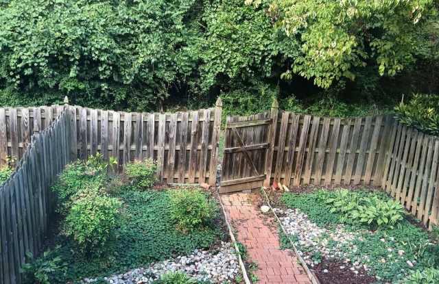 147 EAST Street NE photos photos