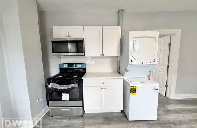 1546 W Walton St photos photos