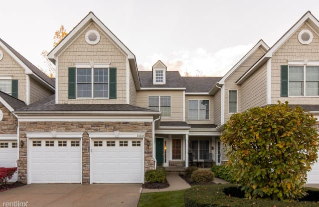 26250 Fieldstone Dr - 26250 Fielstone Drive, Novi, MI 48374