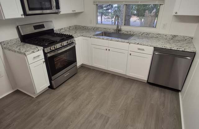 14820 Glenwood Drive Gallery 4