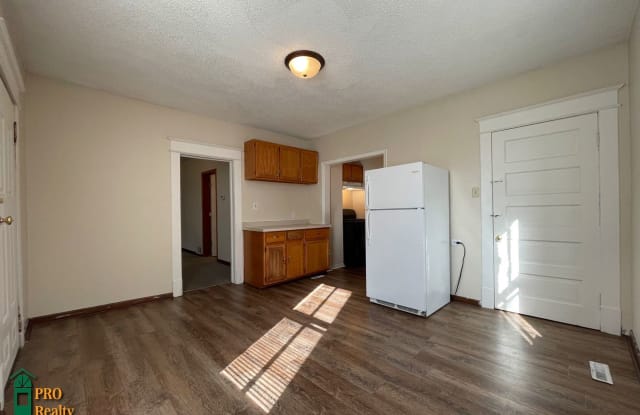 558 Western Ave N - 558 Western Avenue, St. Paul, MN 55103