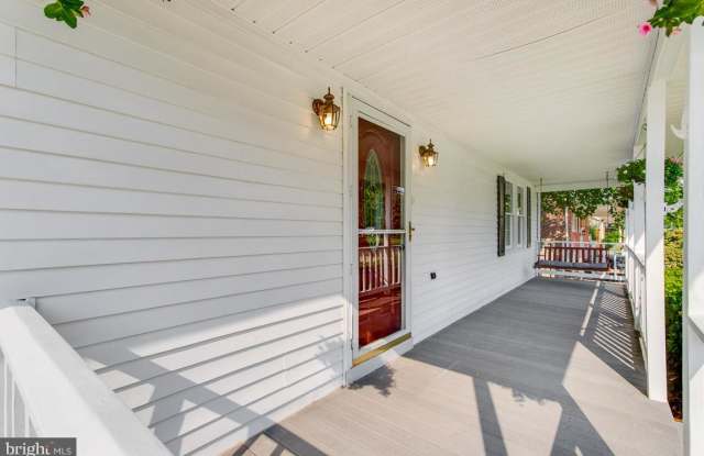 6348 HILLCREST PLACE Gallery 2