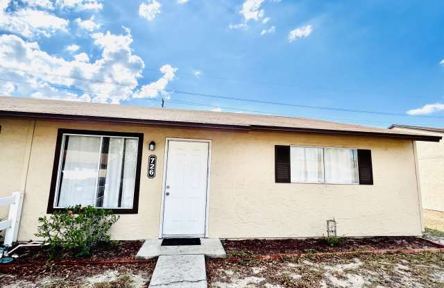 726 W Rosewood Ln - 726 West Rosewood Lane, Tavares, FL 32778