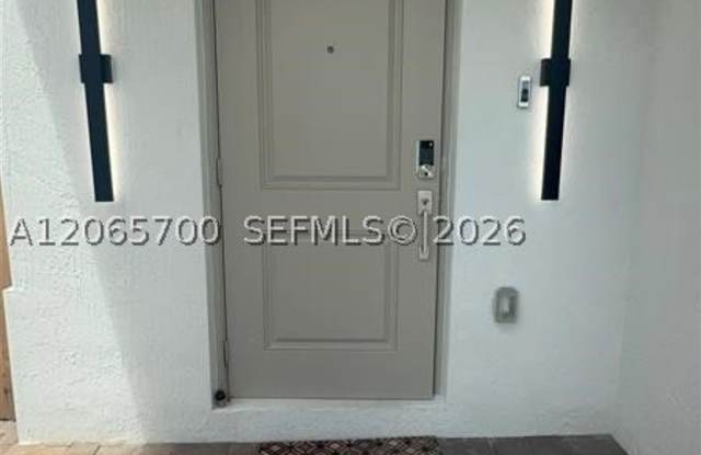 2619 SE 24th Ct Gallery 2