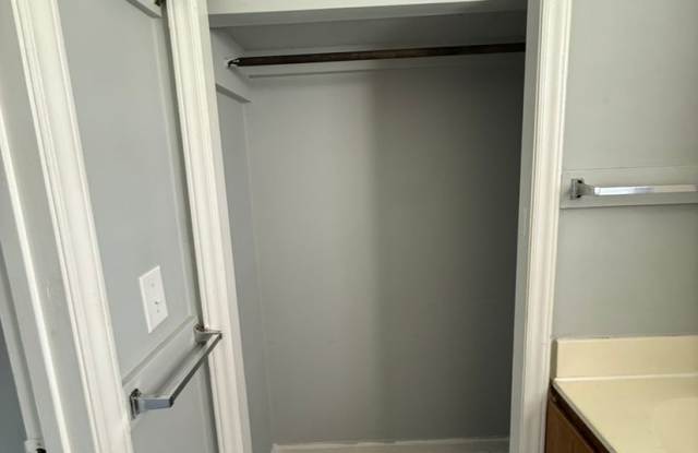 Tiny Home For Rent Near Downtown Gallery 3