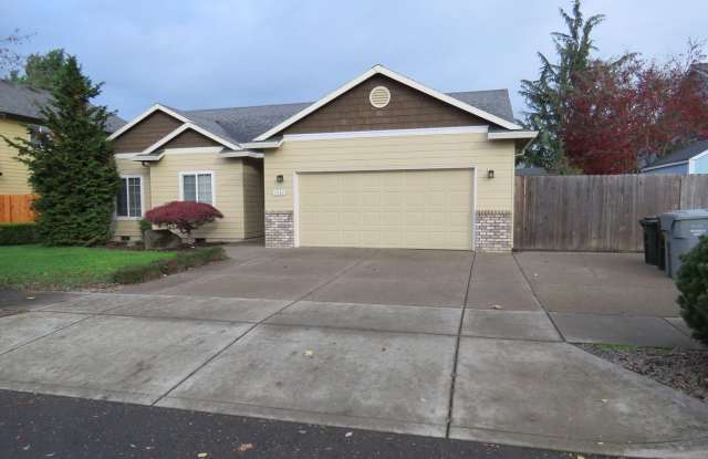 3 Bedroom Canby Ranch Style Home Available !! - 1646 Southeast 12th Avenue, Canby, OR 97013 3 Bedroom Canby Ranch Style Home Available !! - 1646 Southeast 12th Avenue, Canby, OR 97013