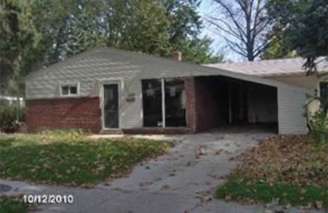 22824 Brookside Gallery 2