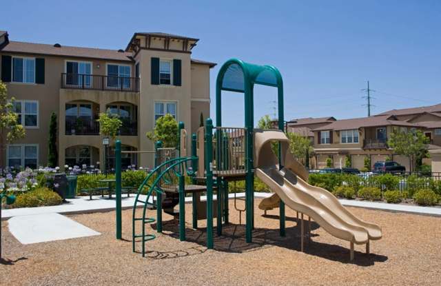 4695 Torrey Cir Gallery 3