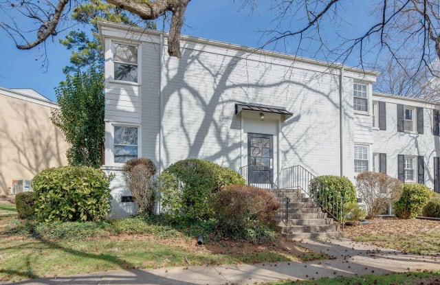 220-A Wakefield Dr - 220 Wakefield Dr, Charlotte, NC 28209