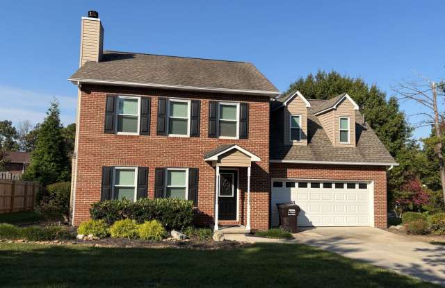 Knoxville 37923 - 3 bedroom, 2.5 bath home - Contact Lisa Vineyard and Shannon Russell (865) 216-9334 photos photos Knoxville 37923 - 3 bedroom, 2.5 bath home - Contact Lisa Vineyard and Shannon Russell (865) 216-9334 photos photos