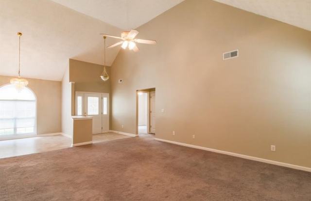 318 Lakeshire Trace Gallery 4