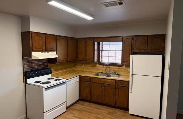 2 Bed 1 Bath Duplex Gallery 3