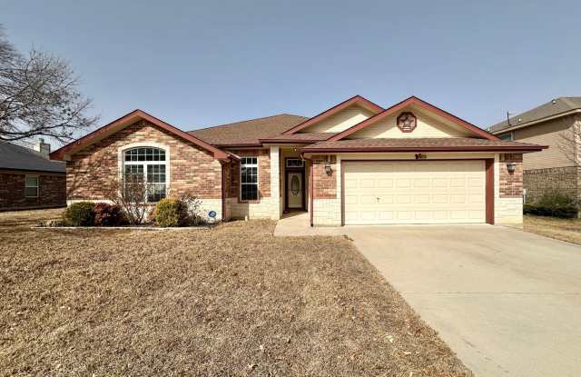 1/2 Off 1st Months Rent! Viewable Now! - 1606 Walker Place Boulevard, Copperas Cove, TX 76522