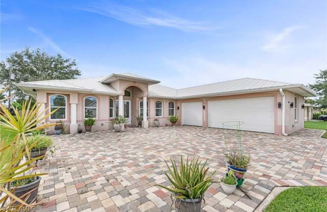 2416 SE 8th Avenue photos photos