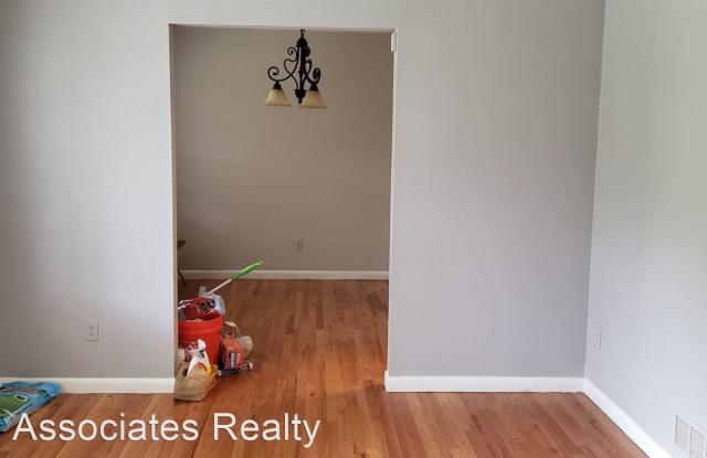 1907 Detroit Ave, NW Gallery 3