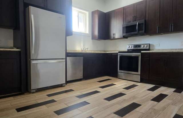 7055 North Clark Street photos photos