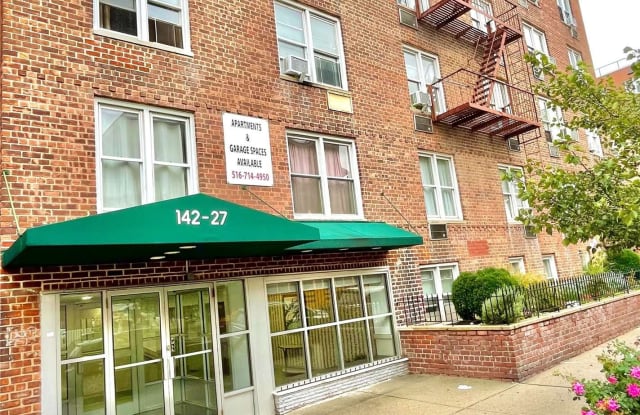 142-27 Barclay Avenue - 142-27 Barclay Avenue, Queens, NY 11355