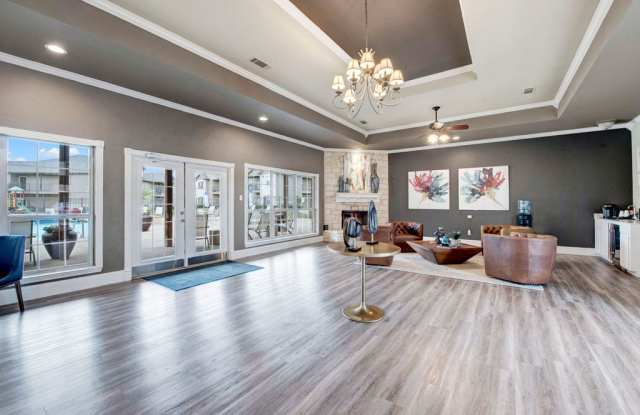 Riviera Gallery 4