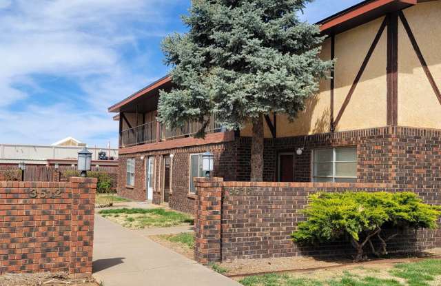 COLONIAL PARK LUXURY CONDO TOTAL UPDATED - 3516 Adenmor Court, Clovis, NM 88101