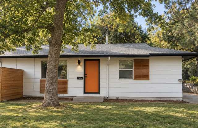 AVAILABLE NOW! Fully updated 2 Bed 1 Bath Near CU Gallery 1