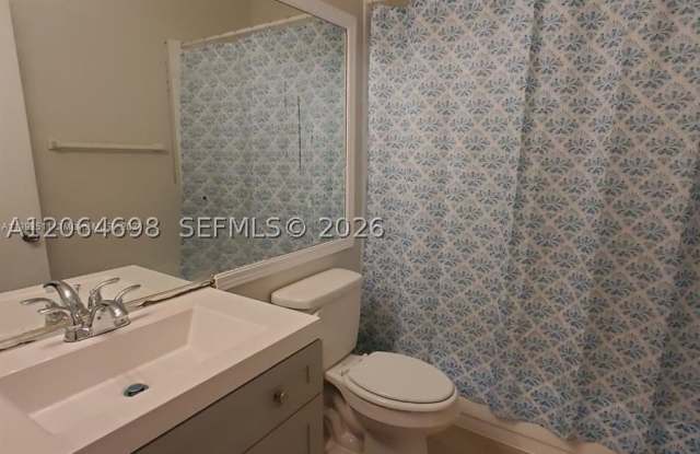 1851 NW 96th Ter Gallery 2