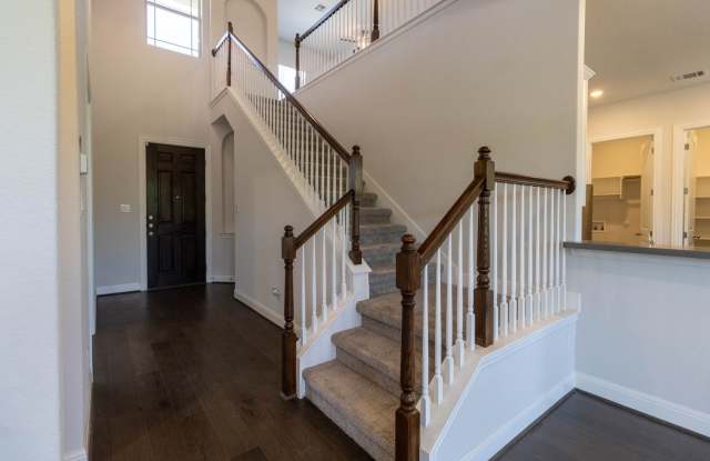 Stunning two story 4 bedroom with den and media/ game area in Pflugerville! Gallery 4