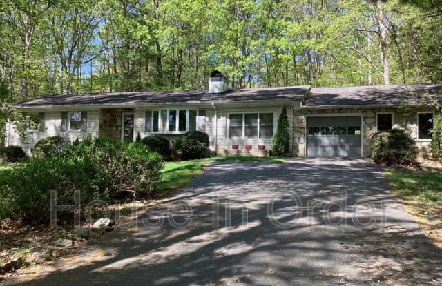 24 Glen Cove Rd - 24 Glen Cove Road, Royal Pines, NC 28704
