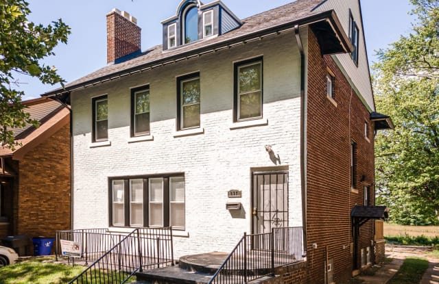 837 Lakewood Street - 837 Lakewood Street, Detroit, MI 48215