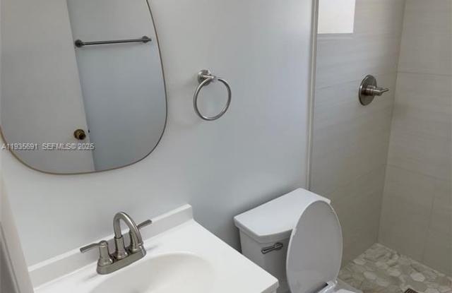 2760 W 61st Pl photos photos