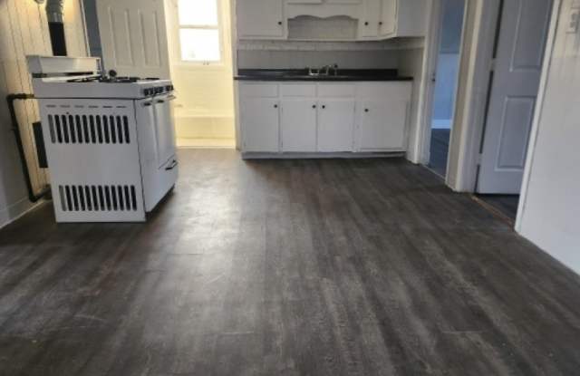 117 Cisco Street - 3 photos photos